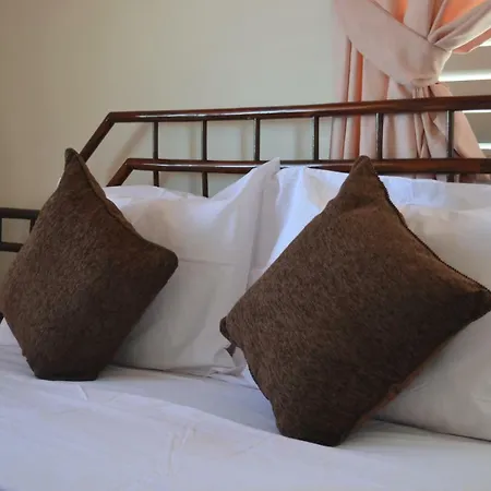 Lägenhet 13 Sandy Mackenzie